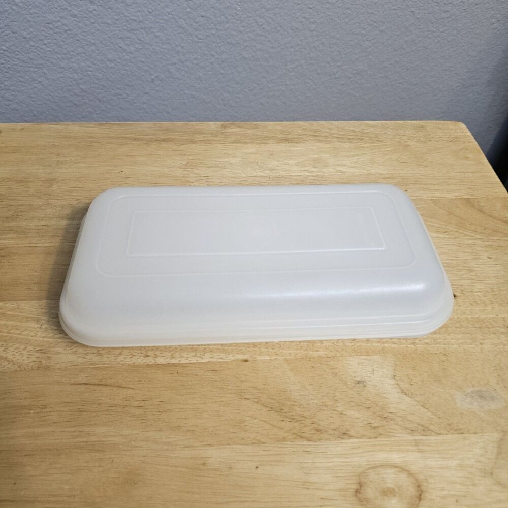 Vintage Tupperware Rectangular Storage Container w/Lid Almond Microwave USA